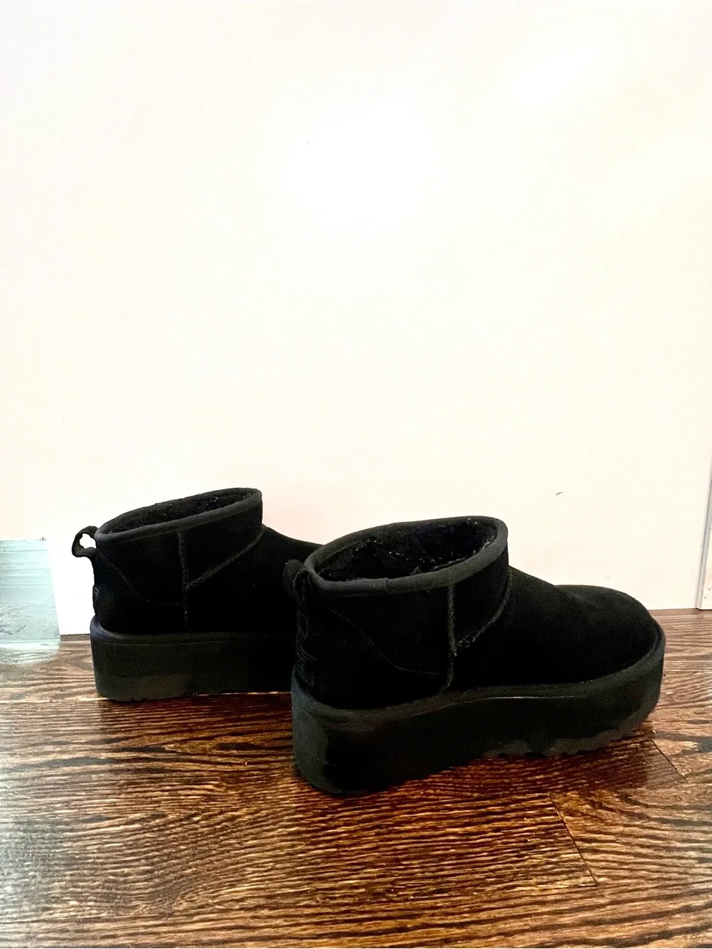 UGG Black Interior Label and Size Tag